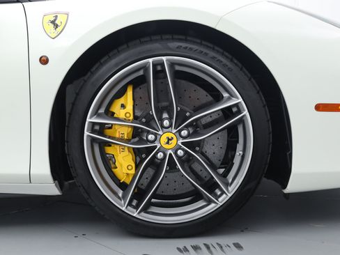 Used 2017 Ferrari 488 GTB RWD image 38