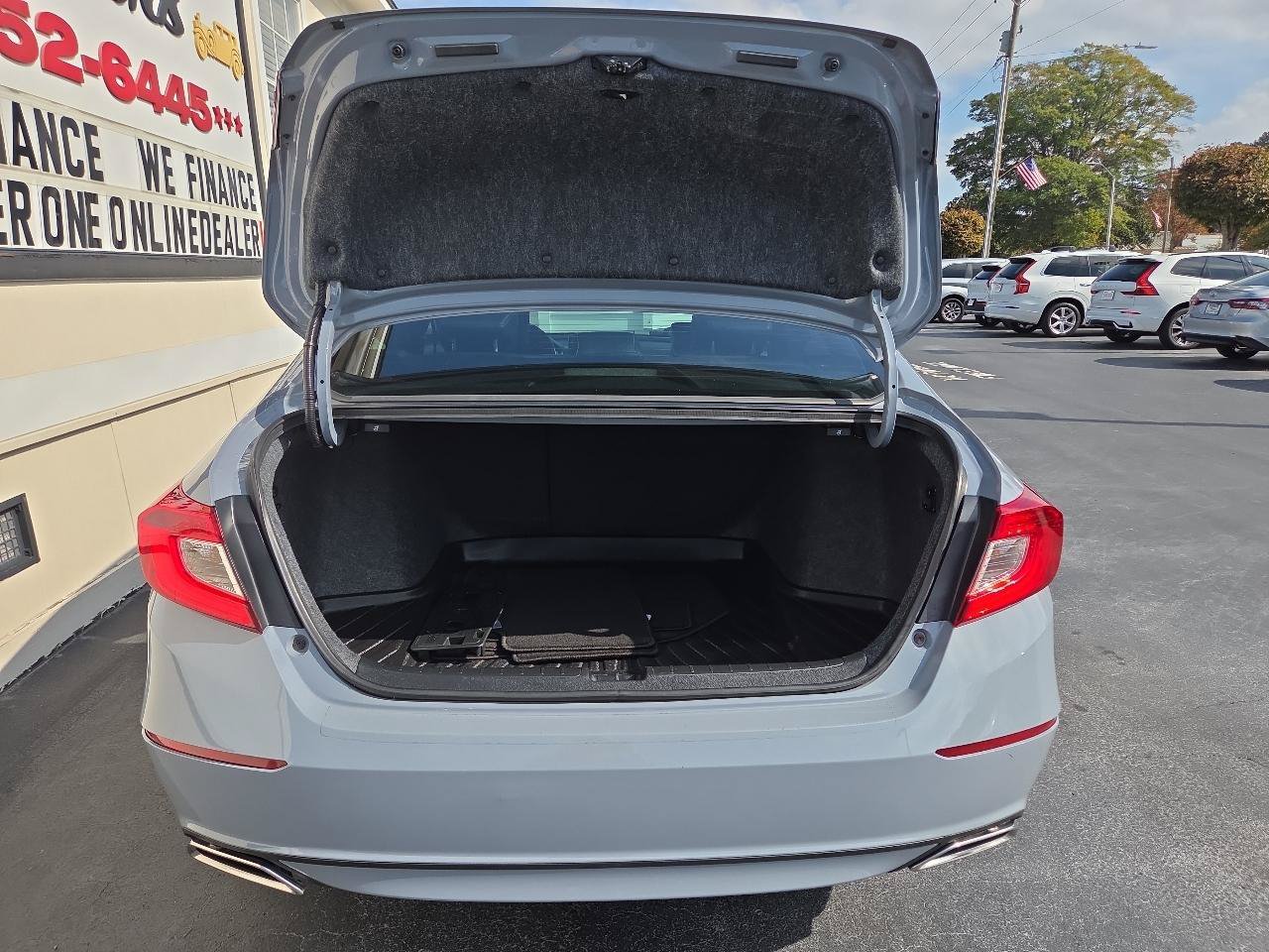 Used 2022 Honda Accord Sport image 9