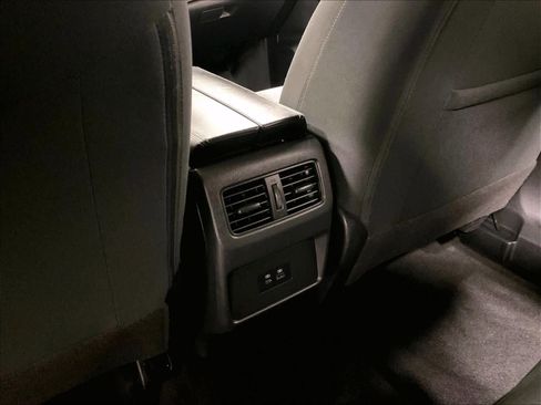 Used 2023 Nissan Rogue SV image 28