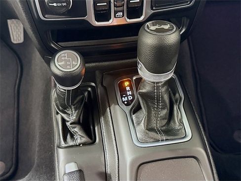 Used 2025 Jeep Wrangler Sport S image 18