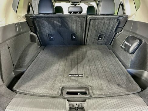 Certified 2023 Nissan Rogue SV w/ SV Premium B Package AWD/4WD image 36
