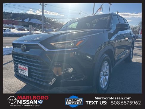 Used 2025 Toyota Grand Highlander AWD image 3