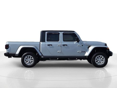 Used 2023 Jeep Gladiator Sport image 6