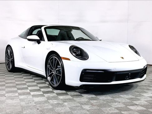Certified 2024 Porsche 911 Targa 4 AWD/4WD image 7
