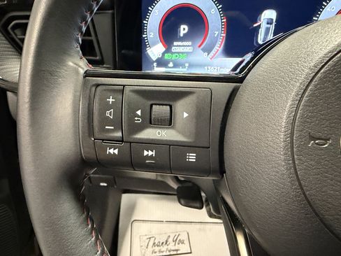 Used 2025 Nissan Kicks SR AWD/4WD image 14