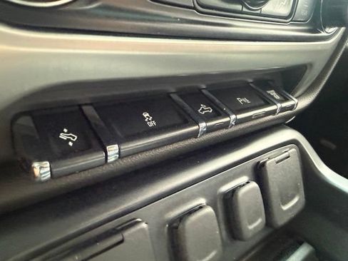 Used 2016 GMC Sierra 3500 SLT w/ Duramax Plus Package AWD/4WD image 33