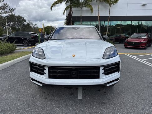 Used 2024 Porsche Cayenne S image 9