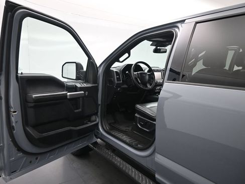 Used 2019 Ford F150 XLT w/ Equipment Group 302A Luxury AWD/4WD image 8