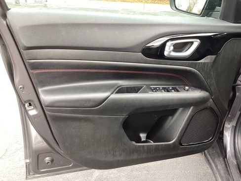 Used 2024 Jeep Compass Trailhawk image 28