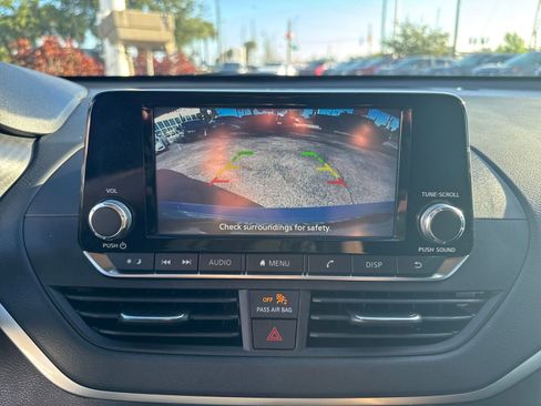 Certified 2022 Nissan Altima 2.5 S image 17