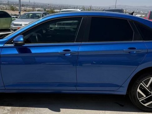 Used 2024 Volkswagen Jetta SEL FWD image 6