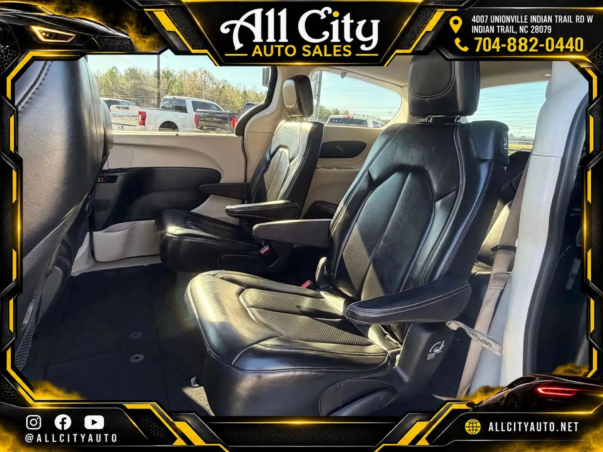 Used 2020 Chrysler Voyager Lxi FWD image 11