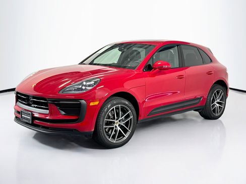 Used 2025 Porsche Macan w/ Premium Package Plus image 1