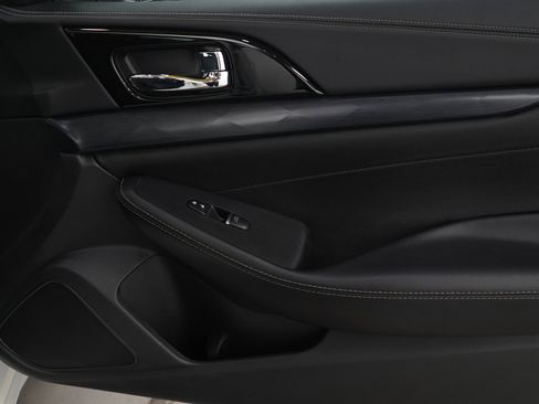 Used 2023 Nissan Maxima Platinum FWD image 9