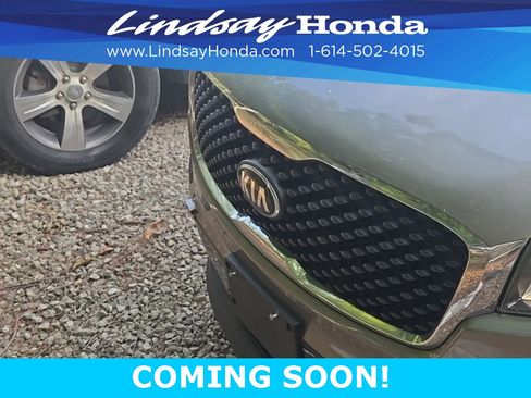 Used 2017 Kia Sorento LX w/ LX Convenience Package image 4