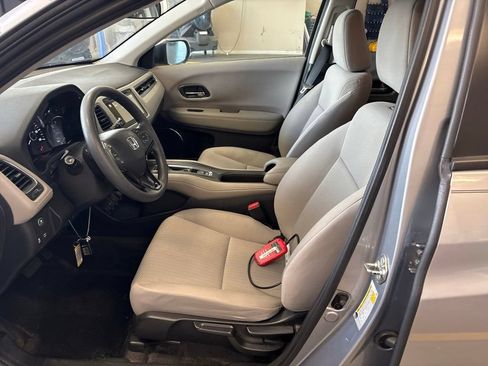 Used 2017 Honda HR-V EX image 5