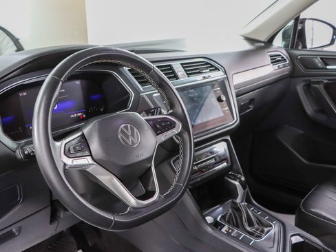 Used 2023 Volkswagen Tiguan SE FWD image 22