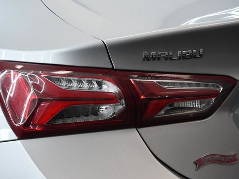 Used 2019 Chevrolet Malibu LT image 11
