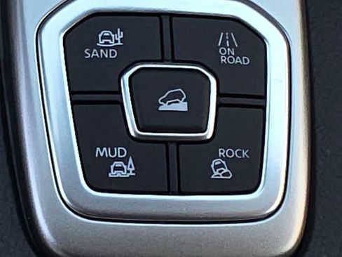 New 2026 Nissan Frontier SV w/ Tow Package AWD/4WD image 9