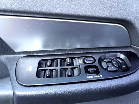 Used 2007 Dodge Ram 2500 Truck SLT image 18