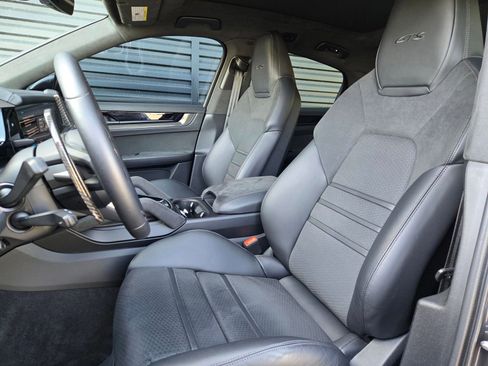 Certified 2025 Porsche Cayenne GTS AWD/4WD image 5