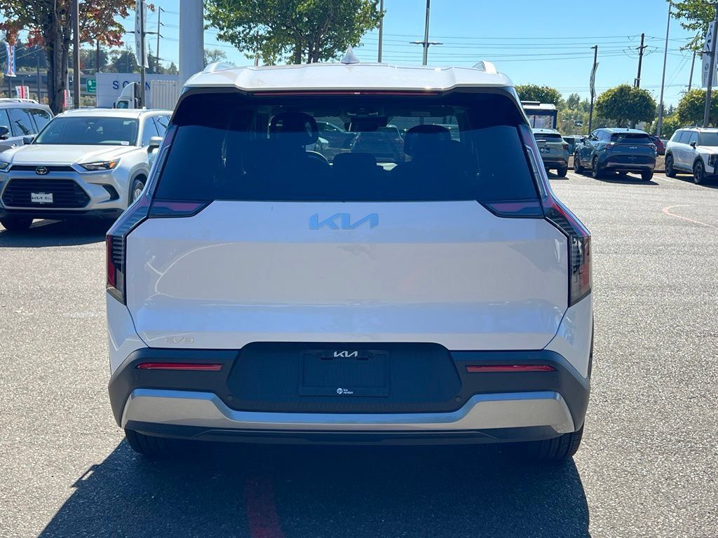 Certified 2026 Kia EV9 Wind AWD/4WD image 8