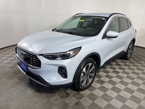 Certified 2025 Ford Escape Platinum image 3