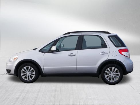 Used 2013 Suzuki SX4 Premium image 4