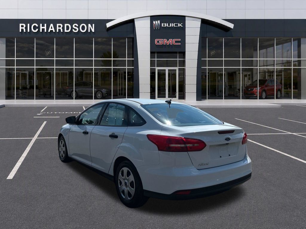 Used 2015 Ford Focus S FWD image 3