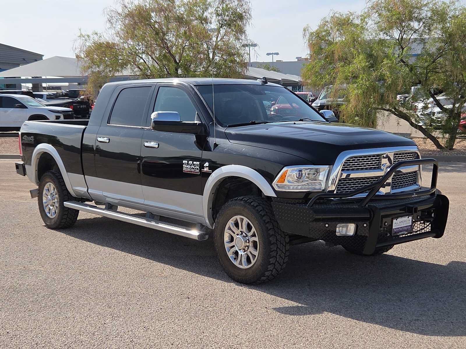 Used 2017 RAM 2500 Laramie AWD/4WD image 2