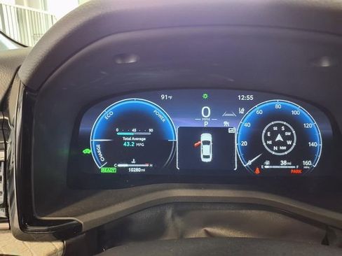 Used 2025 Toyota Camry XLE FWD image 10