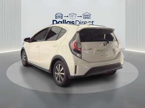 Used 2018 Toyota Prius C Two image 8
