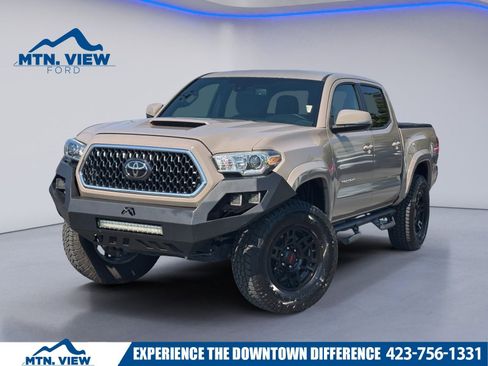 Used 2018 Toyota Tacoma TRD Sport w/ Technology Package image 1