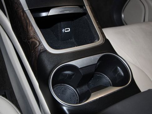 Used 2016 Lincoln MKX Reserve w/ Driver Assistance Package image 19