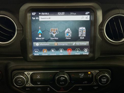 Used 2022 Jeep Wrangler Sahara image 21