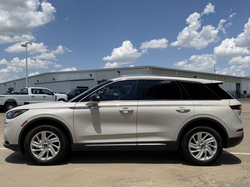 Used 2022 Lincoln Corsair FWD image 4