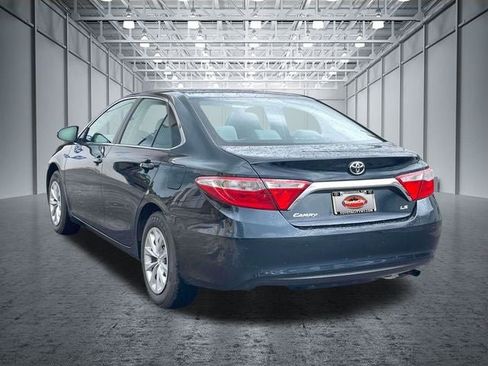 Used 2017 Toyota Camry LE FWD image 9