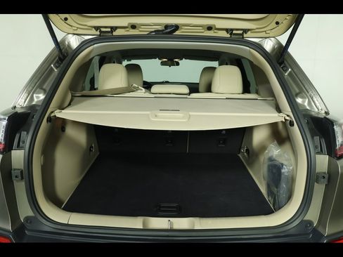 Used 2020 Jeep Cherokee Latitude w/ Cold Weather Group image 15