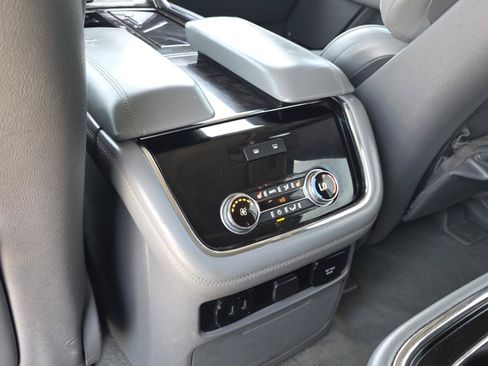 Used 2018 Lincoln Navigator Reserve w/ Technology Package AWD/4WD image 13