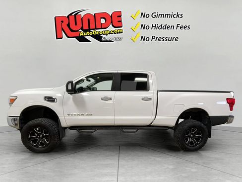 Used 2017 Nissan Titan SV AWD/4WD image 3