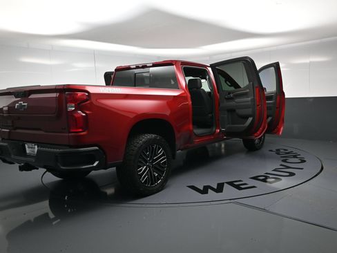 Used 2025 Chevrolet Silverado 1500 LT Trail Boss w/ Dark Appearance Package AWD/4WD image 26