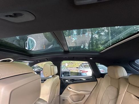 Used 2018 Porsche Macan Sport Edition w/ Driver Memory Package image 35