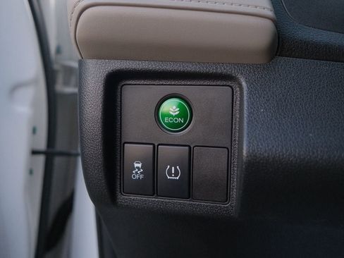 Used 2017 Honda HR-V LX image 14