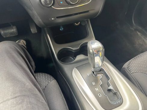 Used 2018 Dodge Journey SE w/ Popular Equipment Group FWD image 34