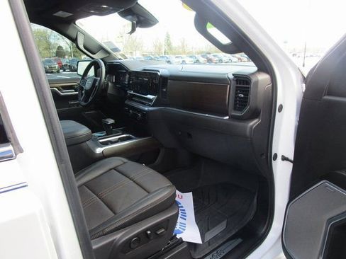 Certified 2025 Chevrolet Silverado 1500 High Country w/ Technology Package image 22