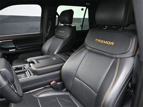 Used 2025 Ford Expedition Tremor image 13