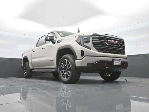 New 2026 GMC Sierra 1500 AT4 w/ AT4 Premium Package AWD/4WD image 32