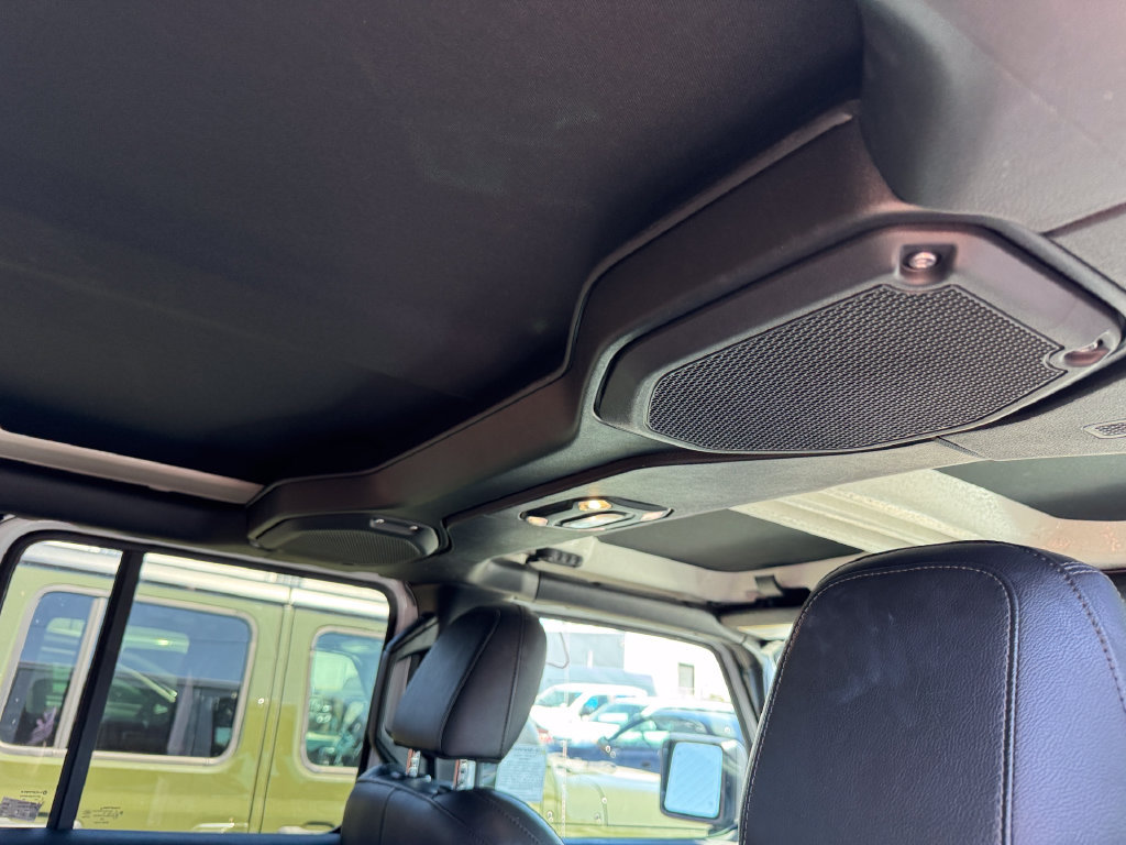 Used 2022 Jeep Wrangler Unlimited Sahara AWD/4WD image 5