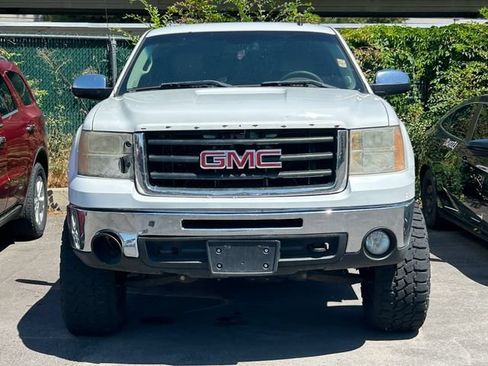 Used 2011 GMC Sierra 1500 SLT w/ Suspension Package, Off-Road AWD/4WD image 2