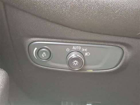 Used 2022 Chevrolet Equinox LT image 23